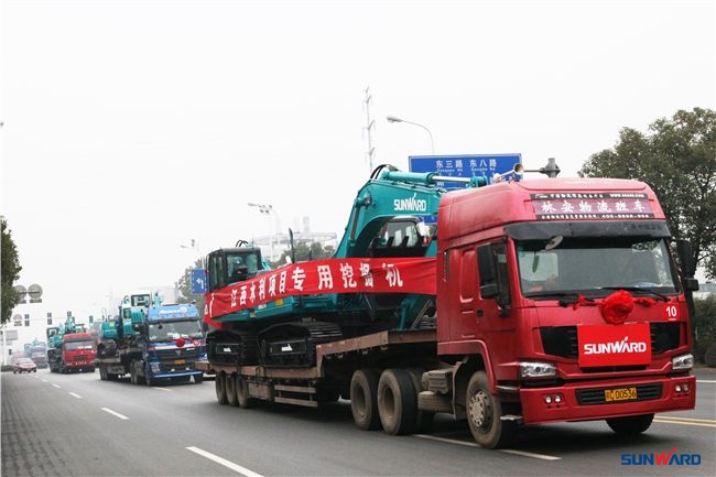 新年开门红，beat365官网总价值近4000万挖掘机批量发往江西