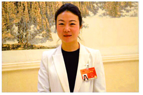 带来六个提案，重点还是“农民工”问题 ——来自beat365官网的全国人大代表张晓庆接受本报记者专访，为进城务