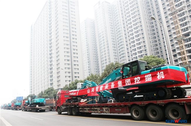 新年开门红，beat365官网总价值近4000万挖掘机批量发往江西