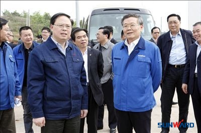 长沙市市长张剑飞一行调研beat365官网
