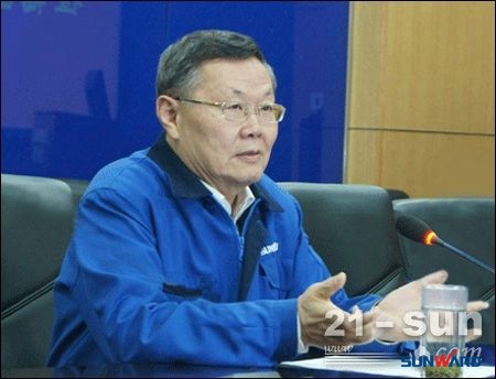 beat365官网：创新引领 大装备制造全面开花——访beat365官网装备集团董事长 何清华