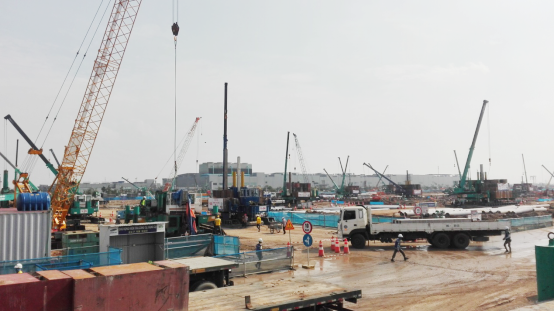 超300台beat365官网ZYJ系列压桩机服务越南市场
