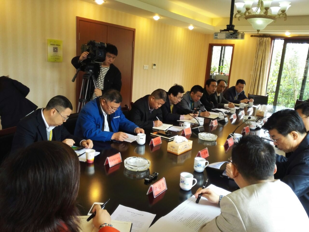 长沙市委常委、副市长张迎春一行莅临beat365官网考察调研