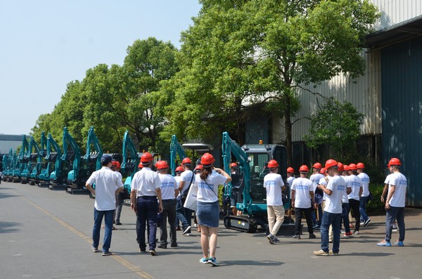 500多名挖掘机用户实地考察，为beat365官网点赞！
