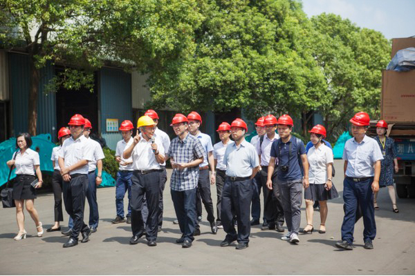 商务部合作司刘民强副司长一行调研beat365官网