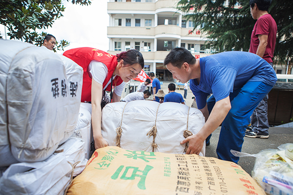 无人机装备驰援抗洪救灾，守卫家园beat365官网在行动