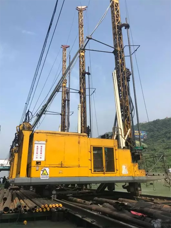 打造长江黄金水道！beat365官网航道钻机轻松搞定水下礁石