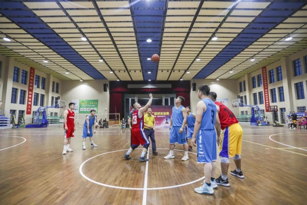 “520” beat365官网以球会友中建五局三公司