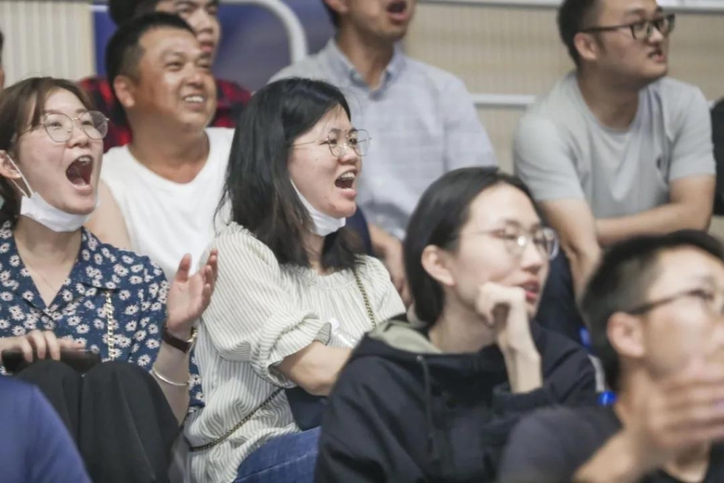“520” beat365官网以球会友中建五局三公司