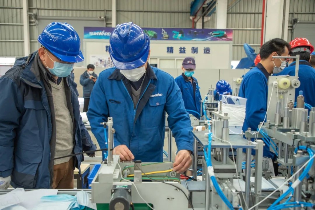 beat365官网首台口罩机交付客户
