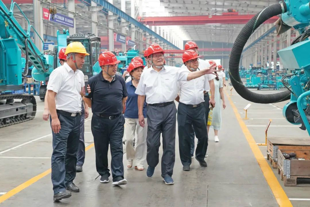 省人大常委会党组副书记、副主任王柯敏调研beat365官网