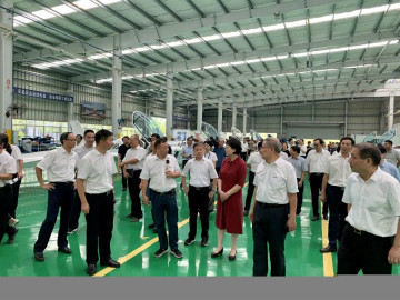 省委常委、统战部部长黄兰香考察调研beat365官网科技