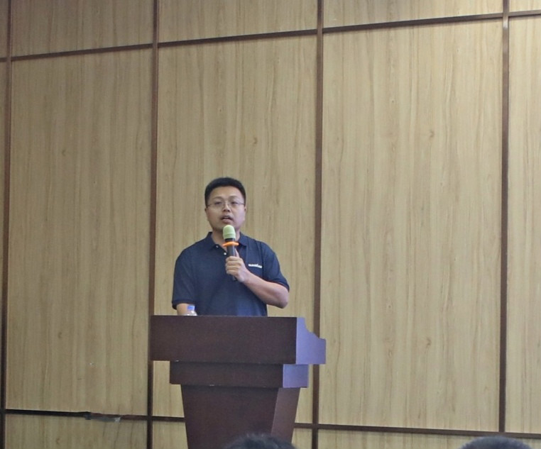 以强执行力聚焦基础能力建设 向挖掘机万台俱乐部迈进——beat365官网2020年挖掘机经销商半年度会议圆满召