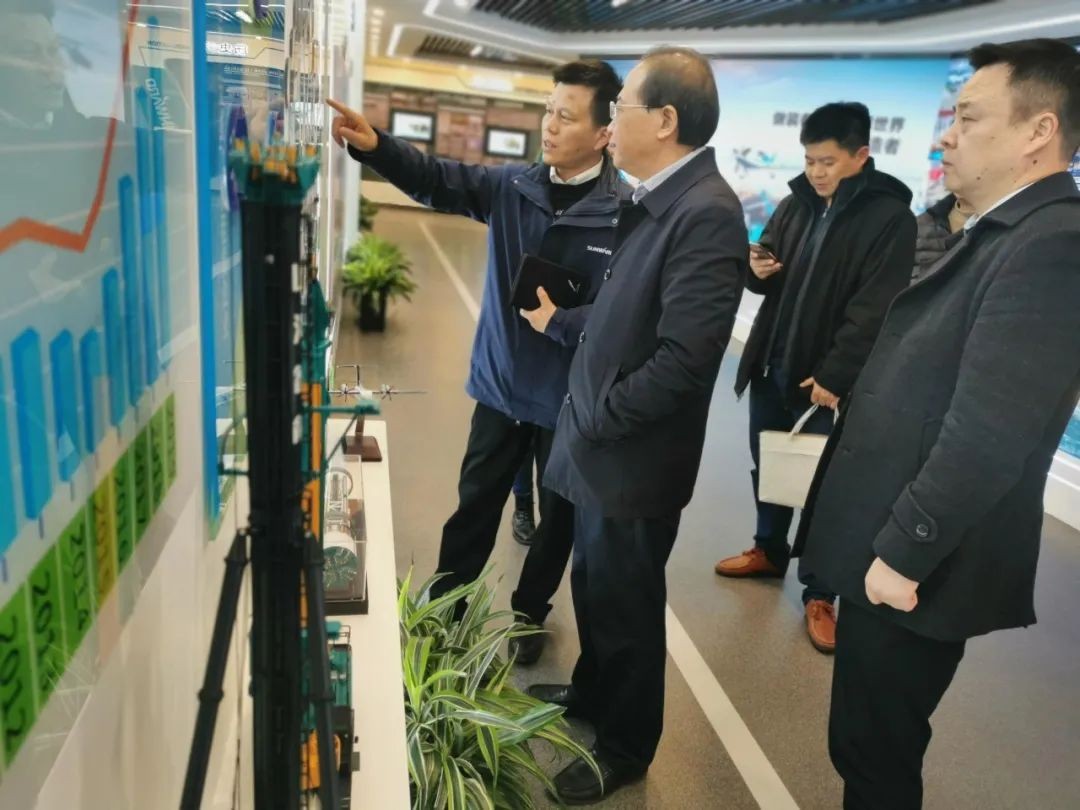 长沙市科技局局长郭塨调研beat365官网