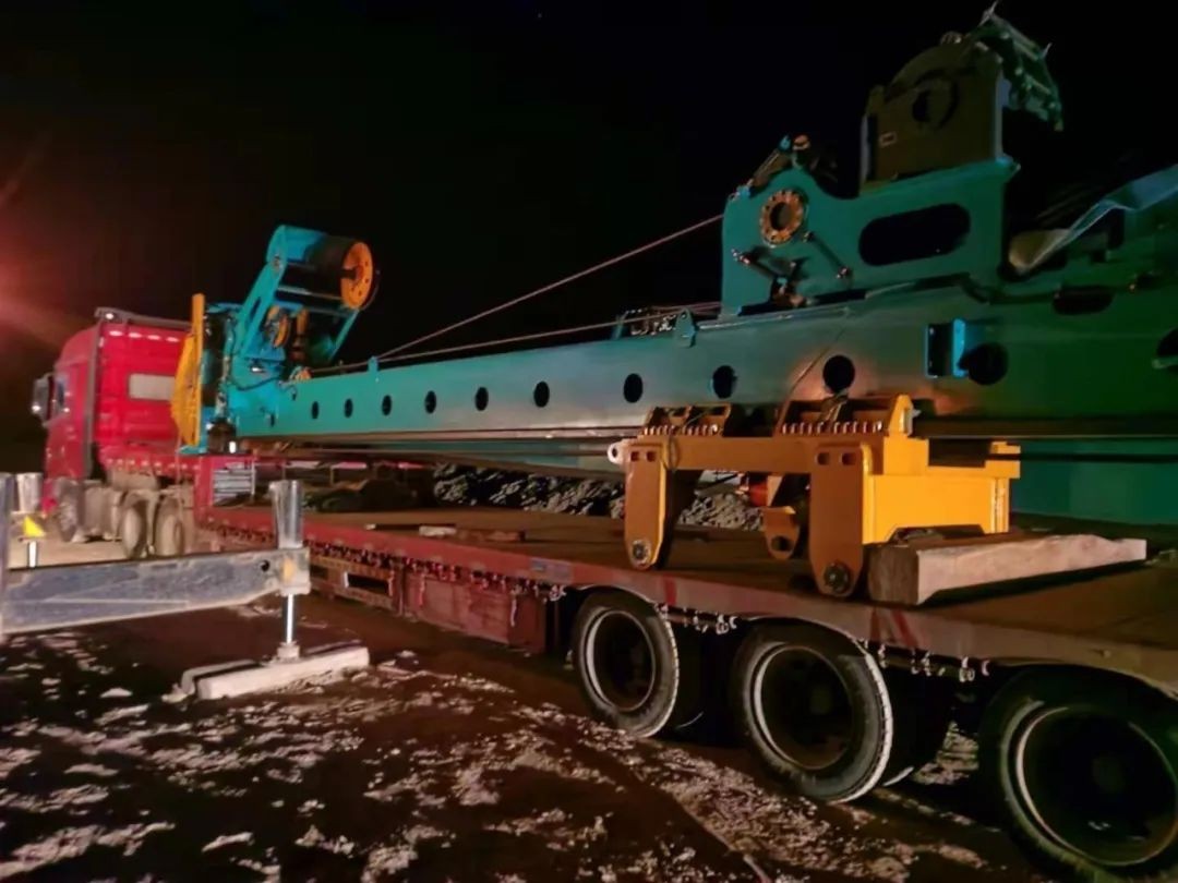 beat365官网旋挖钻机在“死亡之海”谱写新篇章