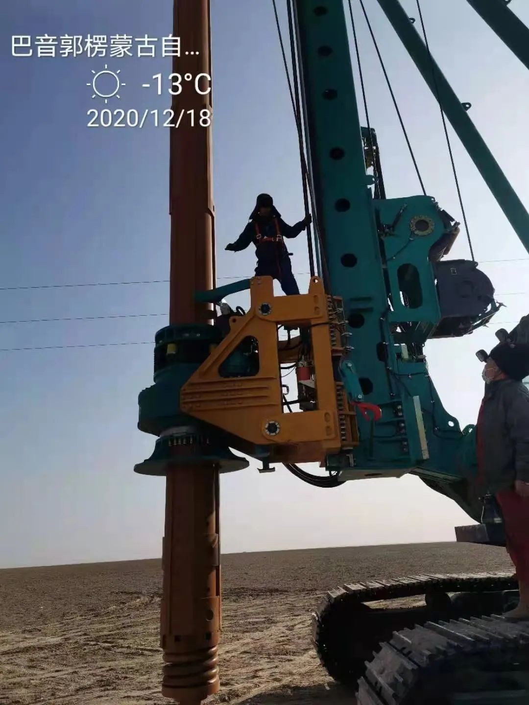 beat365官网旋挖钻机在“死亡之海”谱写新篇章