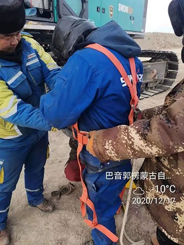 beat365官网旋挖钻机在“死亡之海”谱写新篇章