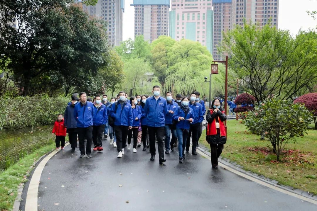 觅红色历史 践初心使命——beat365官网全体党员赴长沙党史馆开展主题党日活动