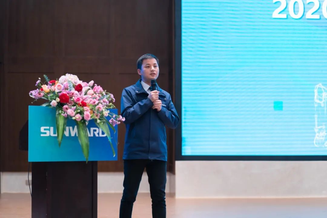 同心克难再腾飞，携手齐心冲万台——2021beat365官网挖掘机经销商年会圆满召开