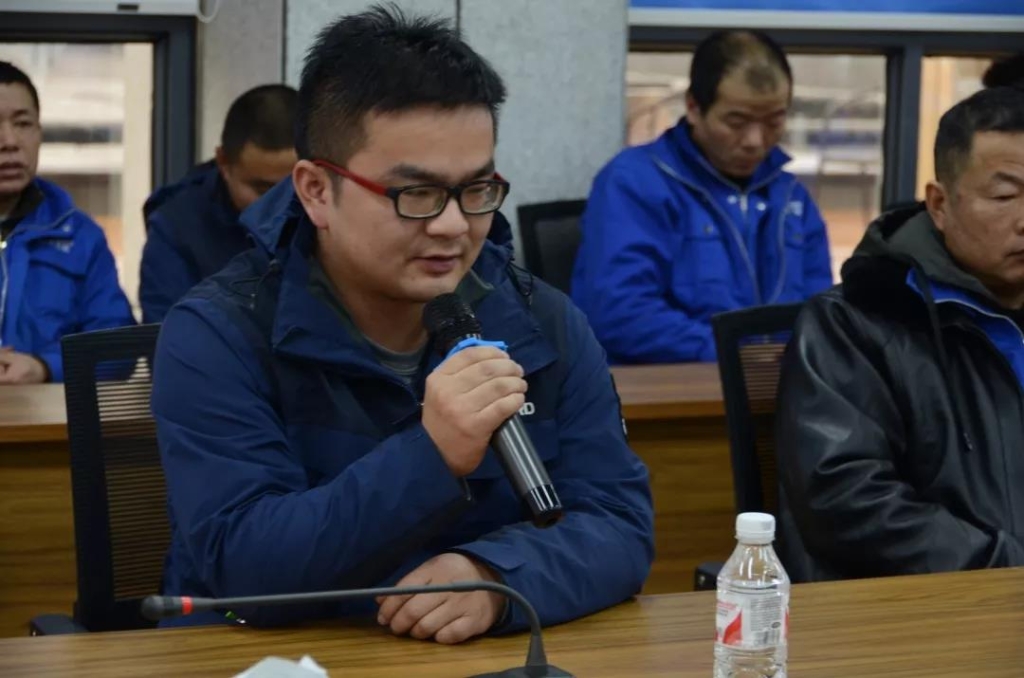beat365官网召开春节困难职工座谈会