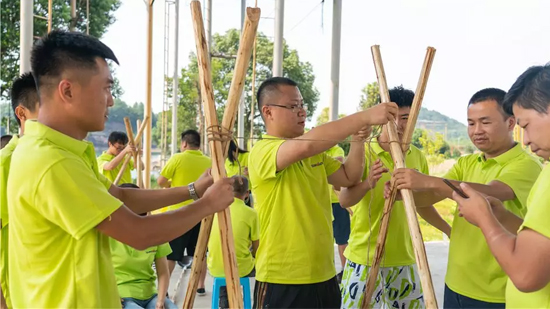 【夯基础 强执行 跨高度】2019beat365官网挖掘机营销公司拓展训练营顺利开展