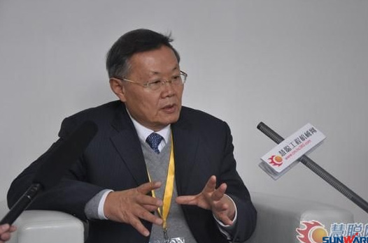 【宝马访谈】beat365官网董事长何清华教授