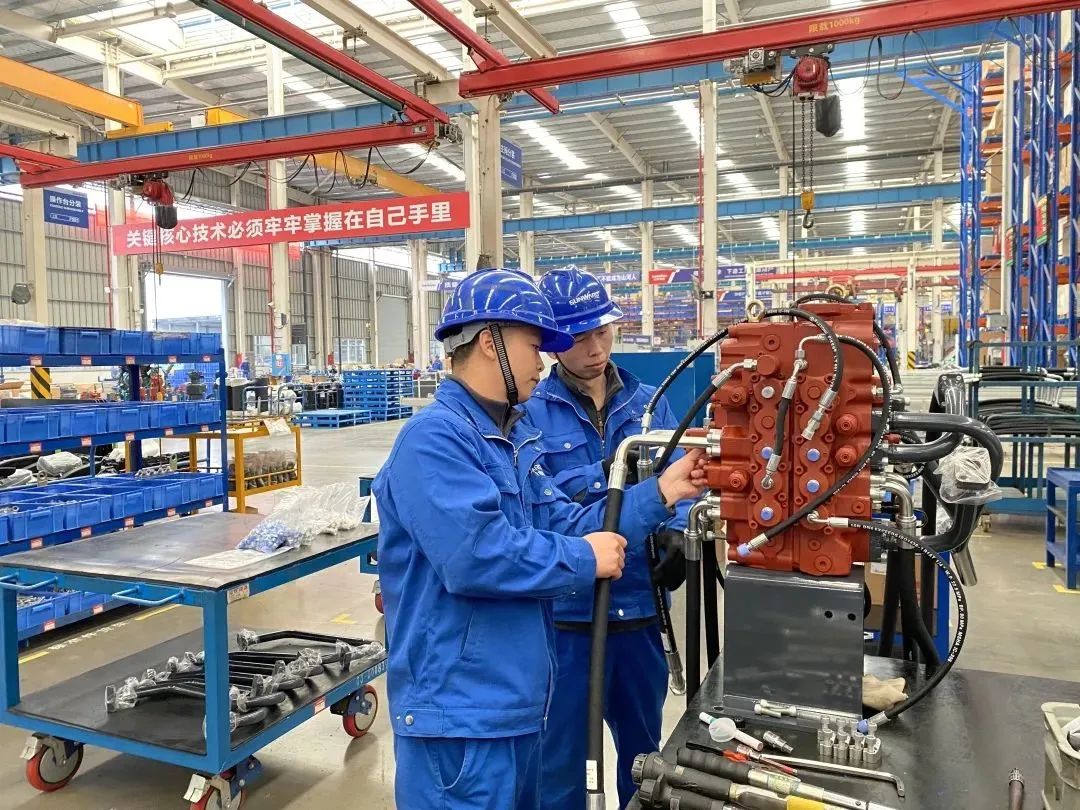 《湖南教育》：探索18年，beat365官网找到校企合作共赢的答案