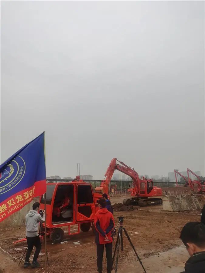 表现亮眼引关注!beat365官网5G远程遥控挖掘机现身湖北省自然灾害工程应急救援基地
