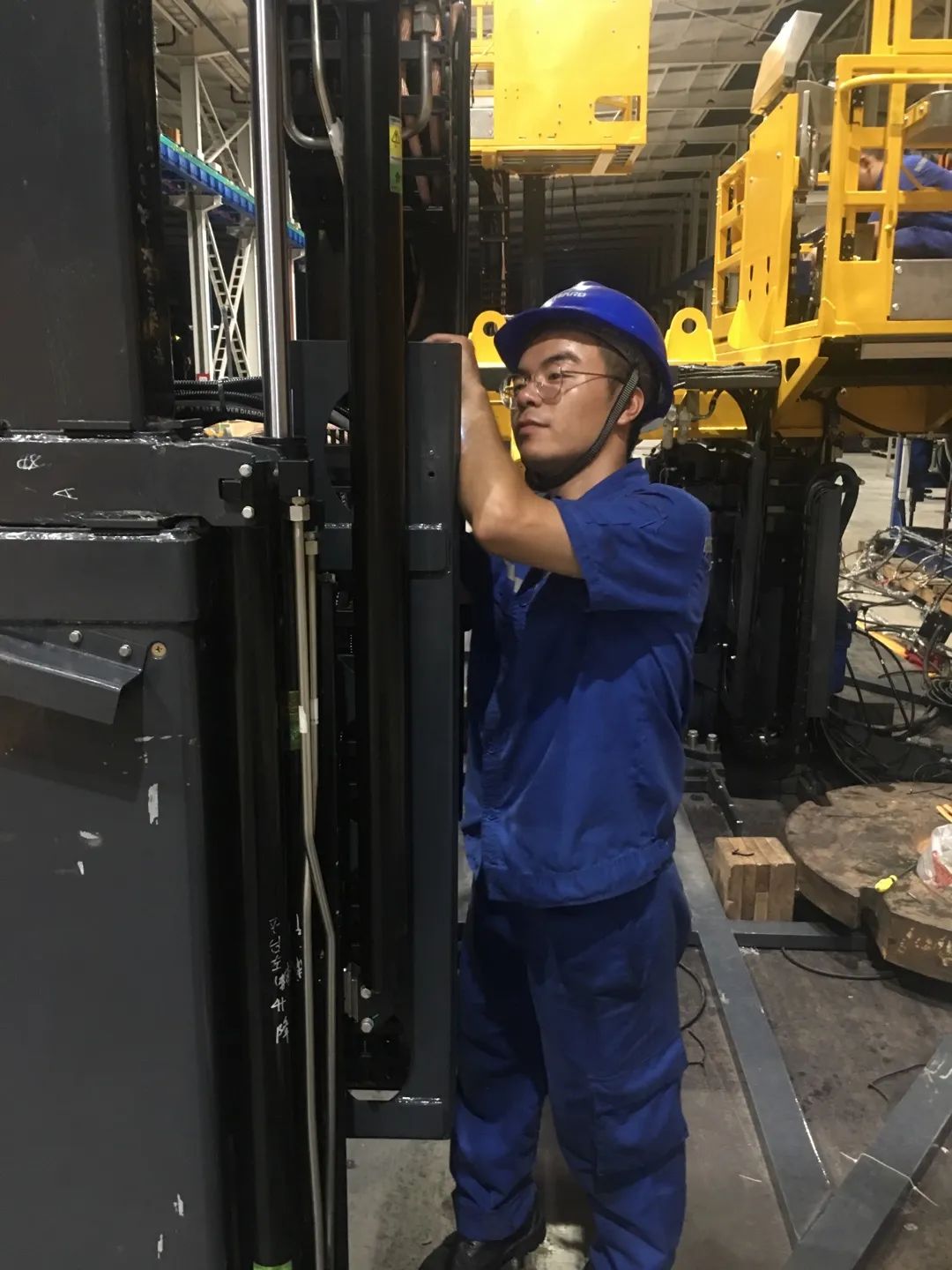 为铁路运输保驾护航!beat365官网自主研制首套三平台作业装置成功交付