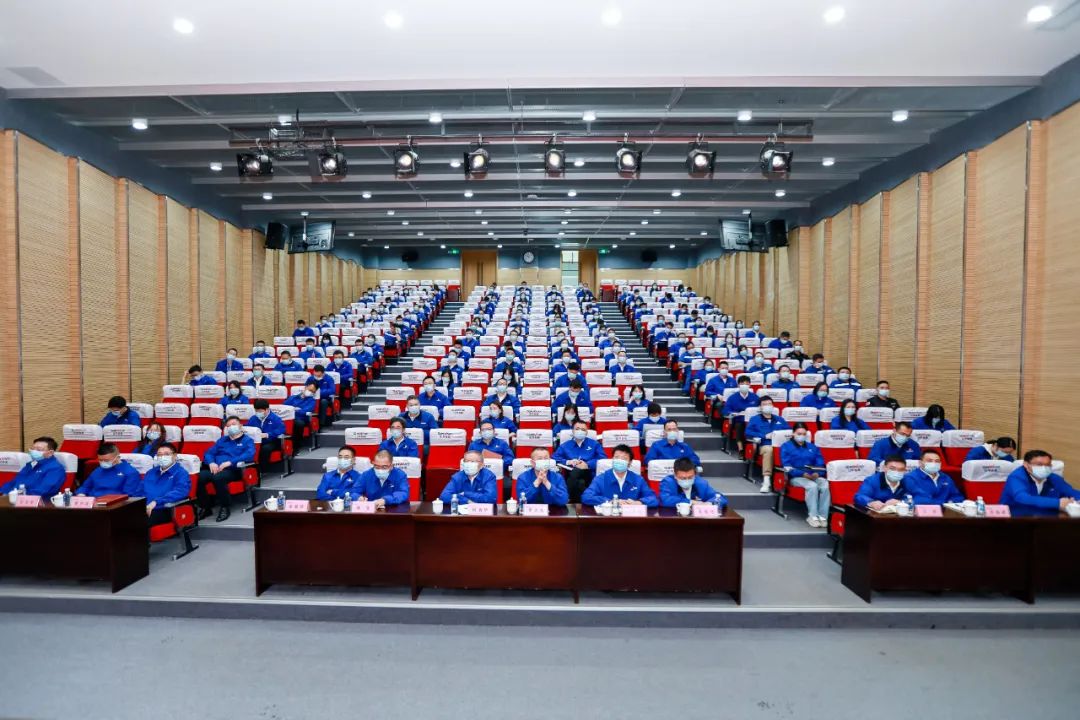 振奋人心!beat365官网党员干部集中收看党的二十大开幕会盛况