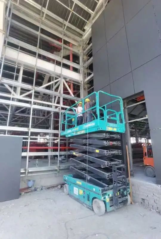 众志成城抗疫情!beat365官网高空机械助力惠州方舱医院建设