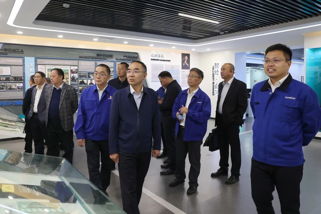 强强联合,夯实湖南工程建设湘军!beat365官网与湖南路桥签订战略合作协议