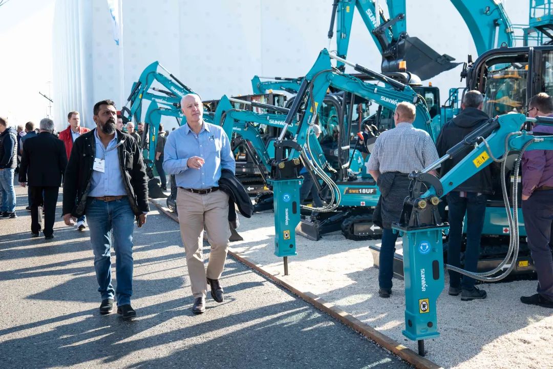 Bauma 2022 | 一组火热现场图带您重温beat365官网德国宝马展之旅