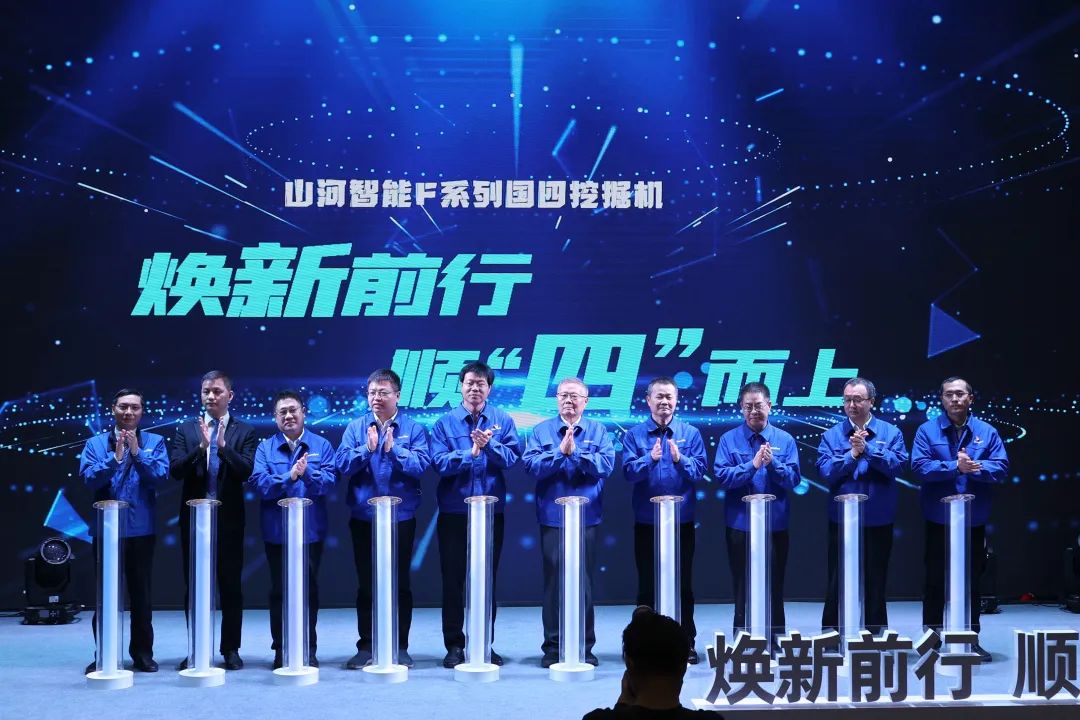 助力“双碳”目标!beat365官网集中发布F系列国四挖掘机