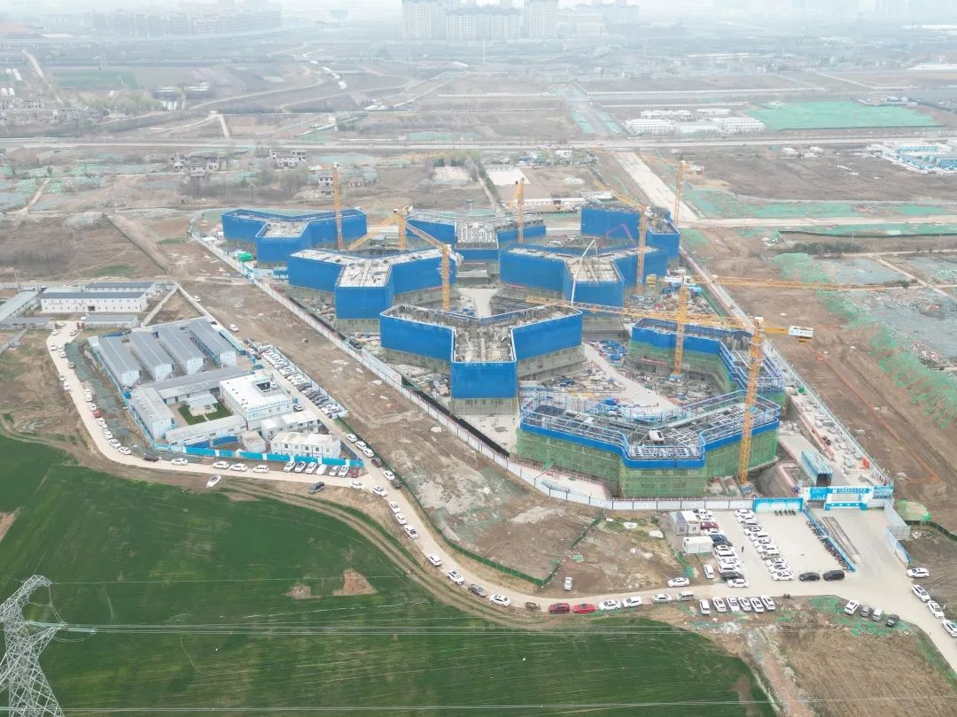 兴盛西北！beat365官网江麓建筑起重机械助建西安都市经济圈