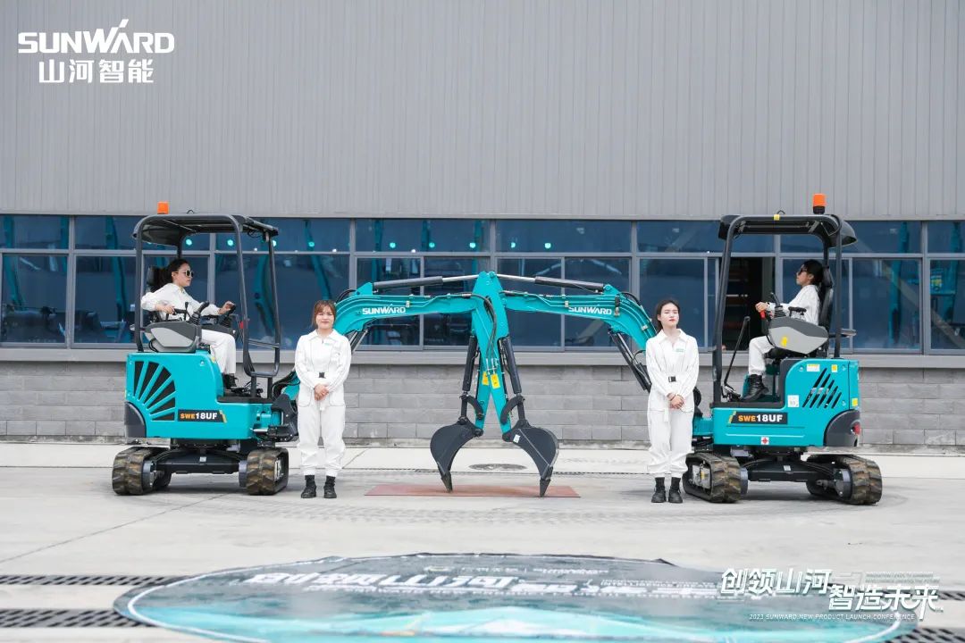 精品出击、互动不断!beat365官网F系列挖掘机闪耀长沙展