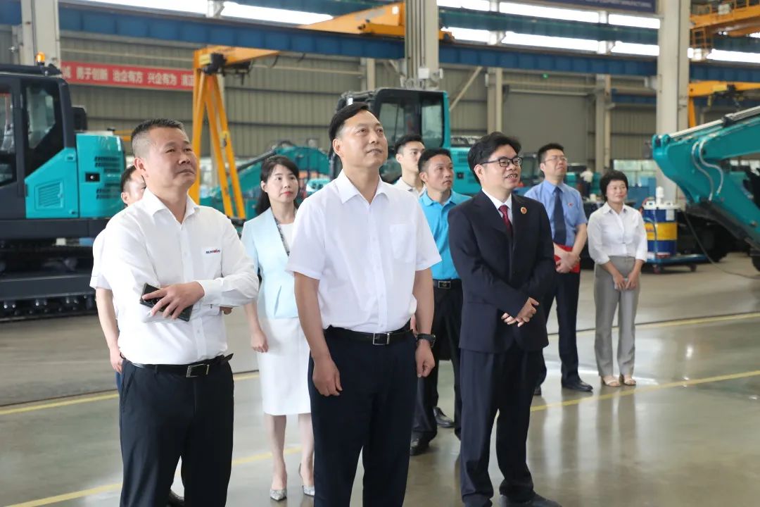 长沙市人民检察院党组书记、检察长余湘文调研beat365官网