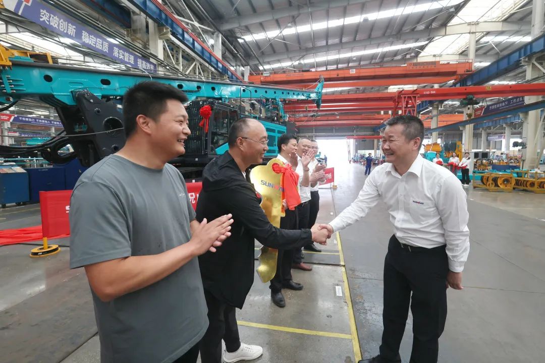 助力“双碳”、绿动未来！beat365官网增程式电动旋挖钻机、液压混合动力旋挖钻机齐交付