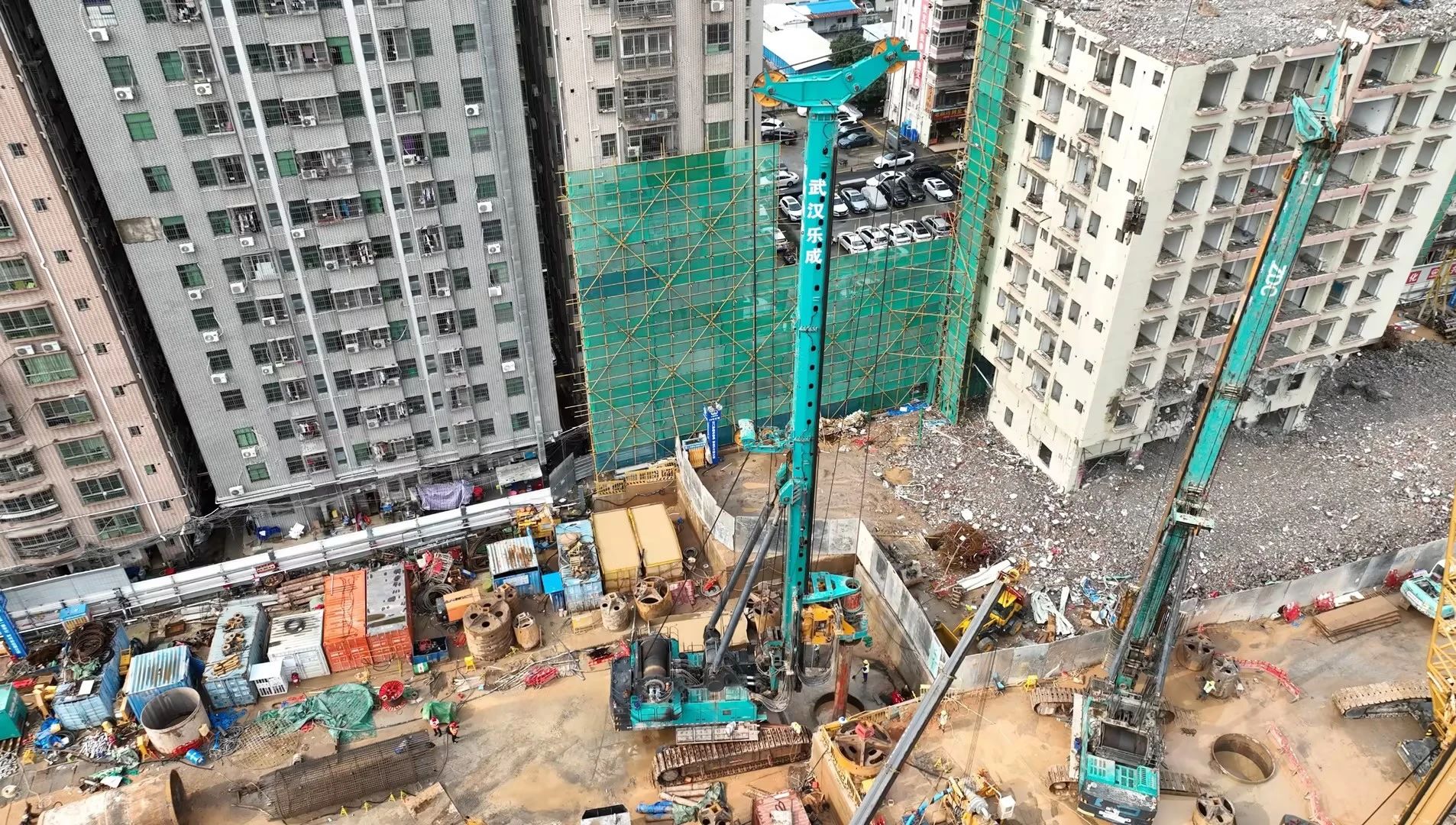 性能突出,超强助力!beat365官网旋挖钻机助力深圳地铁五和站施工