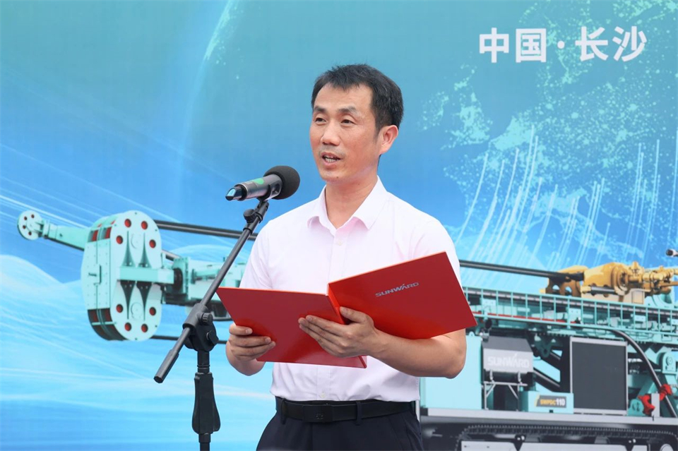 引领绿色科技新篇章！beat365官网新能源钻机成功交付