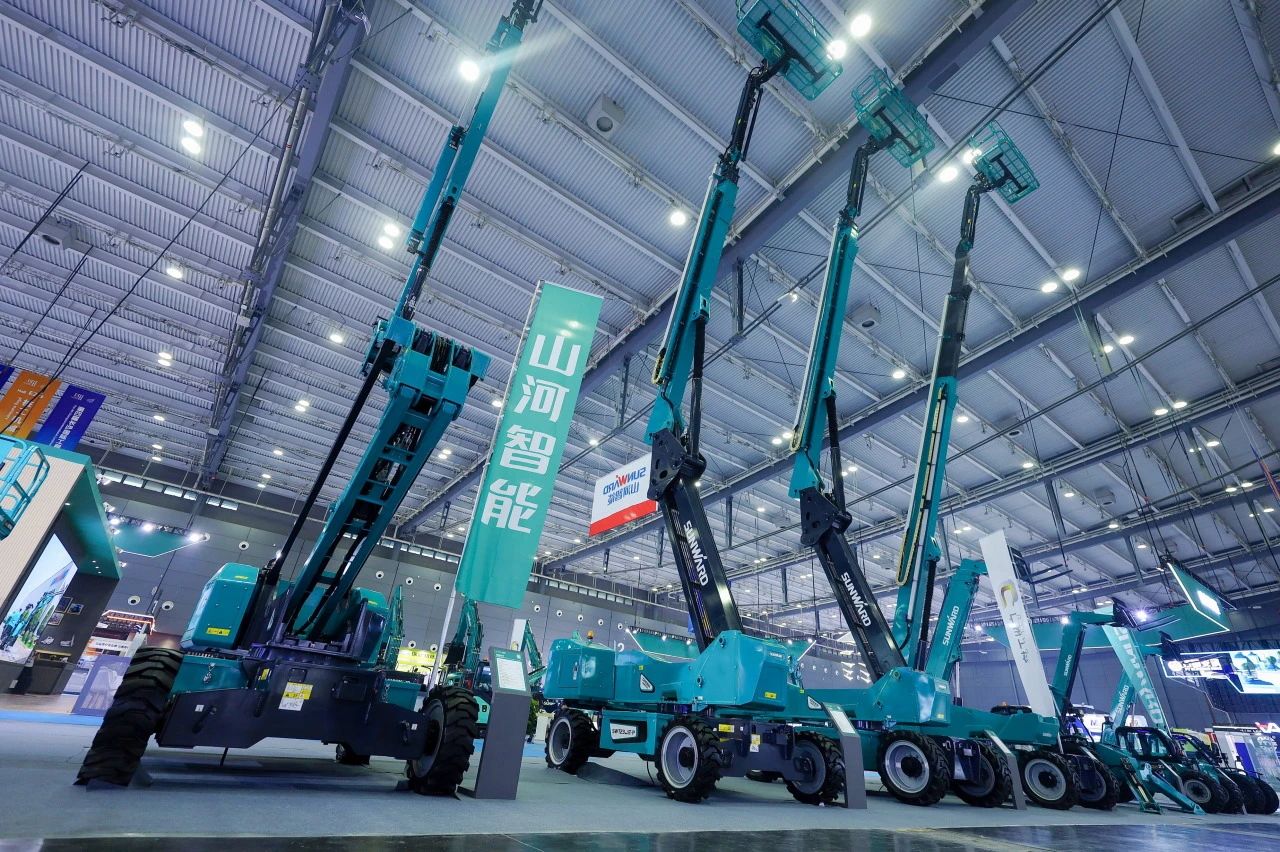 2025 CICEE | beat365官网SWT34JE-P电动直臂式高空作业平台重磅发布！