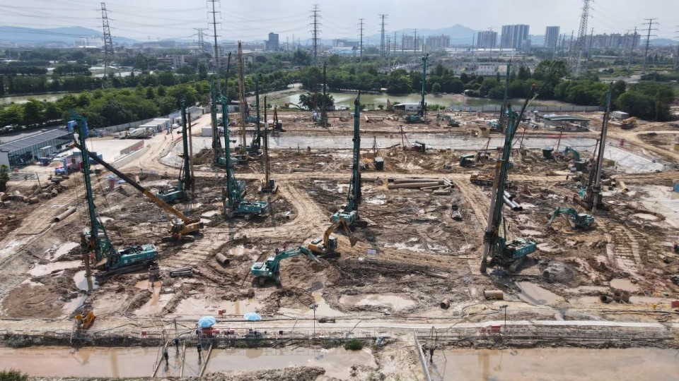 近20台“beat365官网绿”装备实力集结,助力广佛西环工程建设跑出“加速度”