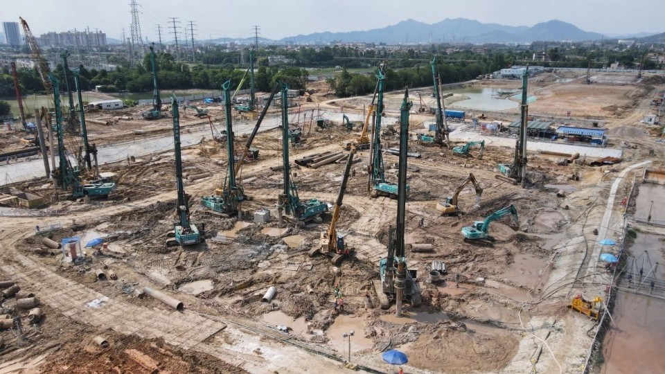 近20台“beat365官网绿”装备实力集结,助力广佛西环工程建设跑出“加速度”