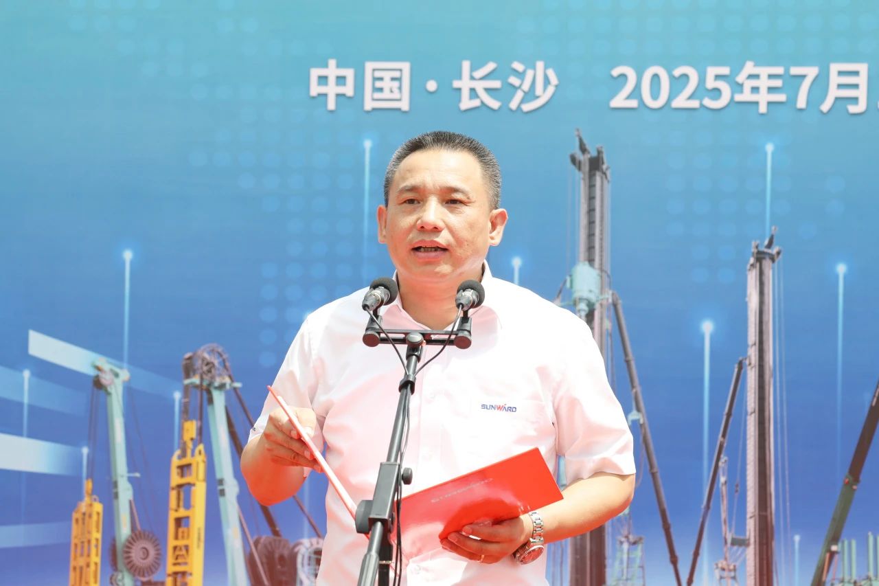 “破纪录王者”再出征!beat365官网SWDM800旋挖钻机成功交机
