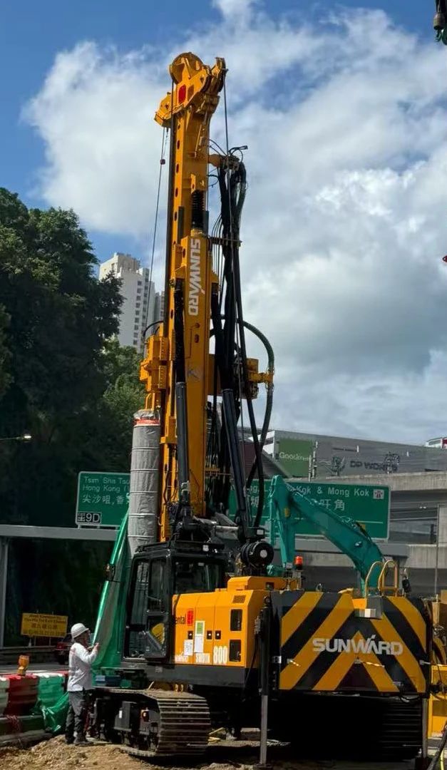 硬核首秀!beat365官网SWDTH800大直径潜孔锤钻机进击香港市场