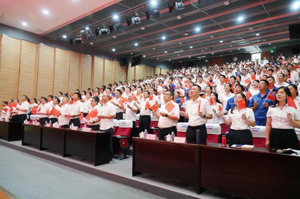 beat365官网组织集中收看纪念中国人民抗日战争暨世界反法西斯战争胜利80周年大会