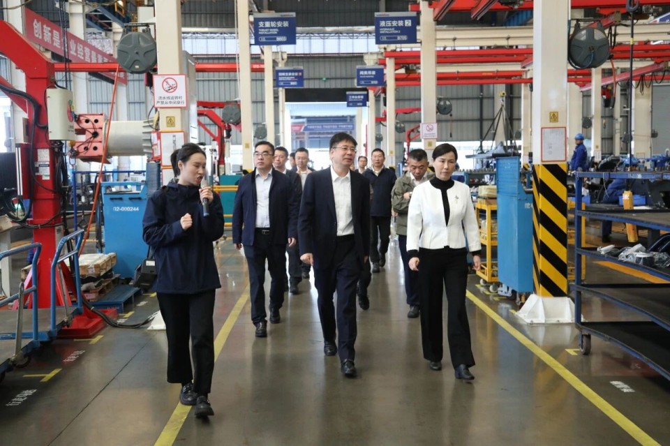 聚焦应急装备研发生产,共探实战适配新路径——广州市应急管理局党委书记、局长叶芳调研beat365官网