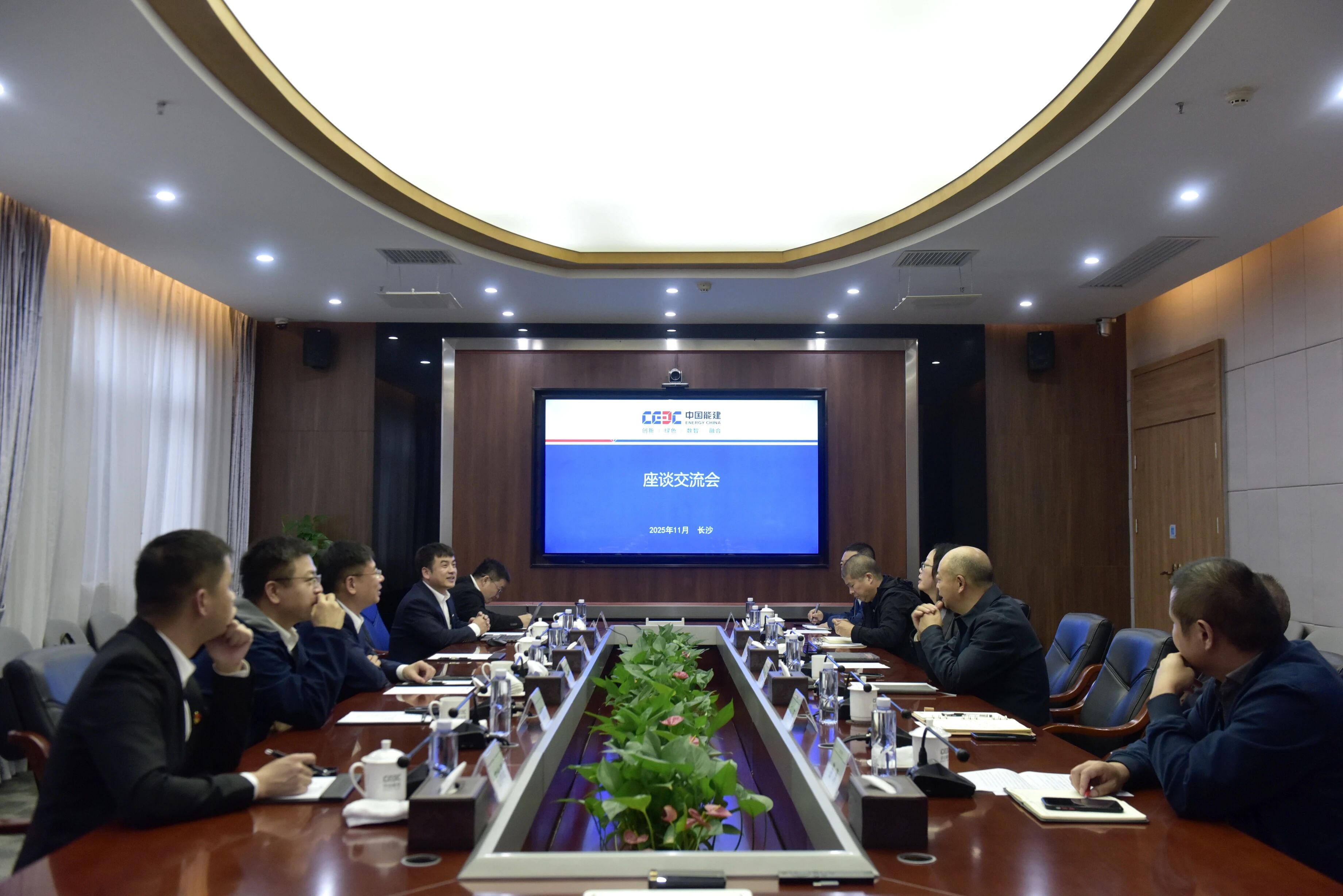 beat365官网与易普力开展座谈交流，谱写互利共赢新篇章