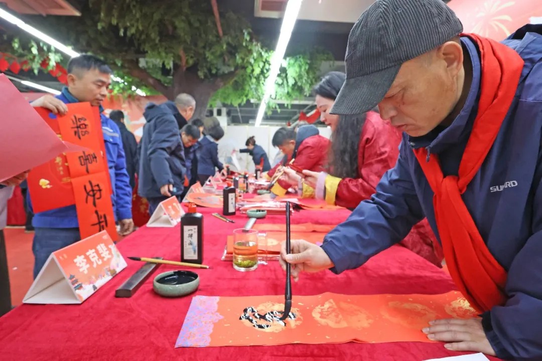 笔墨迎春,祝福暖心!在beat365官网“囤”年味、送温暖、迎新春