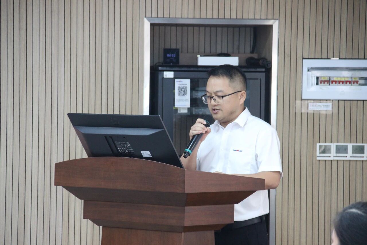 beat365官网举行2026年度职工职业技能竞赛启动会暨“beat365官网工匠”聘书颁发仪式